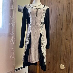 Vintage Concept Newsprint Typography Mixed Media Ruffle Tunic Dress Black Tan M